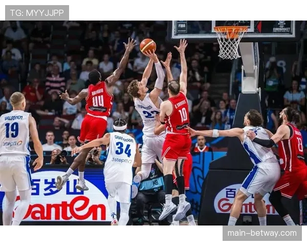 戈登首节手感火热 三分球全中助球队领跑 戈登首节手感火热 三分球全中助球队领跑