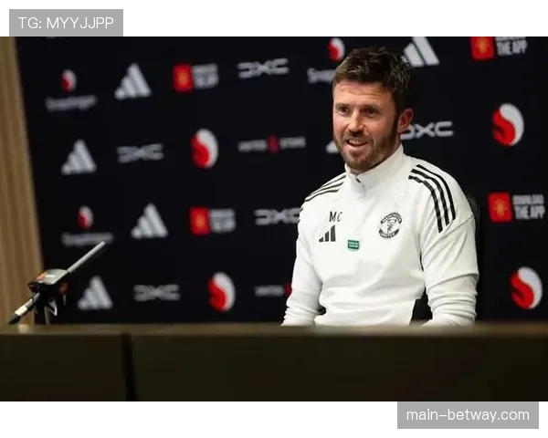 曼联客场零封埃弗顿终结防守隐患 卡里克双后腰体系构建屏障 曼联客场零封埃弗顿终结防守隐患 卡里克双后腰体系构建屏障